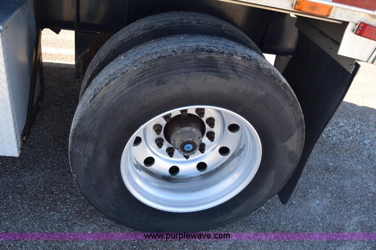 image for item K4919 2003 Transcraft Eagle II flatbed trailer