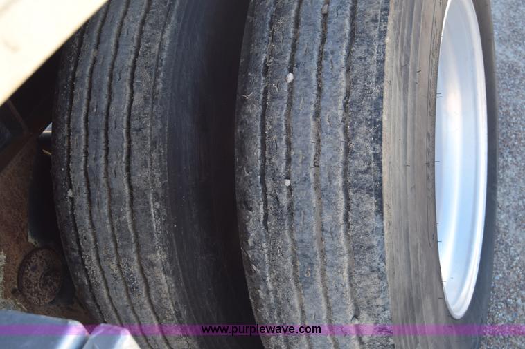 image for item K4919 2003 Transcraft Eagle II flatbed trailer