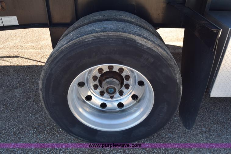 image for item K4919 2003 Transcraft Eagle II flatbed trailer