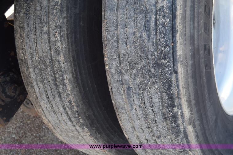 image for item K4919 2003 Transcraft Eagle II flatbed trailer