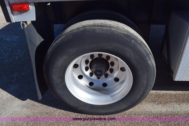 image for item K4919 2003 Transcraft Eagle II flatbed trailer