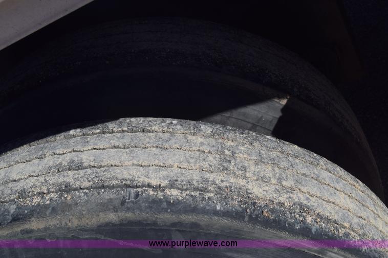 image for item K4919 2003 Transcraft Eagle II flatbed trailer