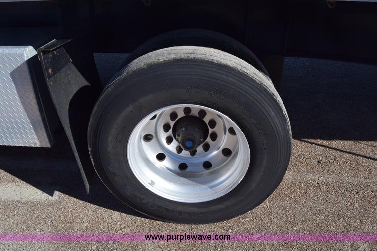 image for item K4919 2003 Transcraft Eagle II flatbed trailer