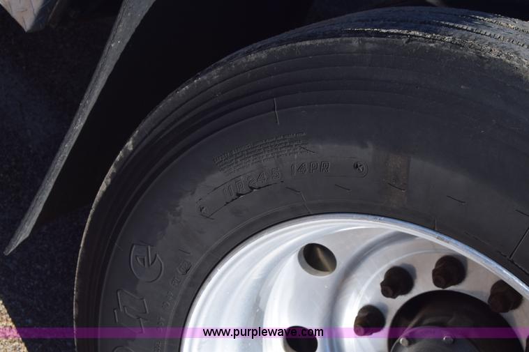 image for item K4919 2003 Transcraft Eagle II flatbed trailer