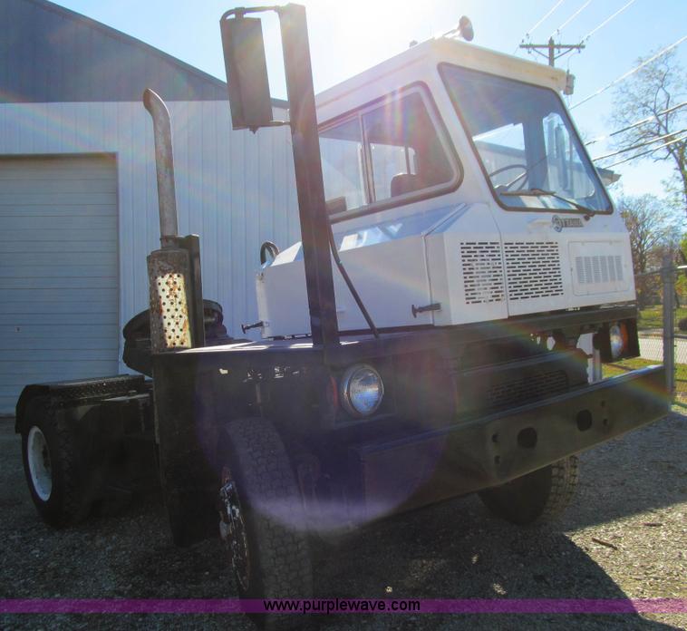 image for item L1830 1989 Ottawa 50 yard spotter truck