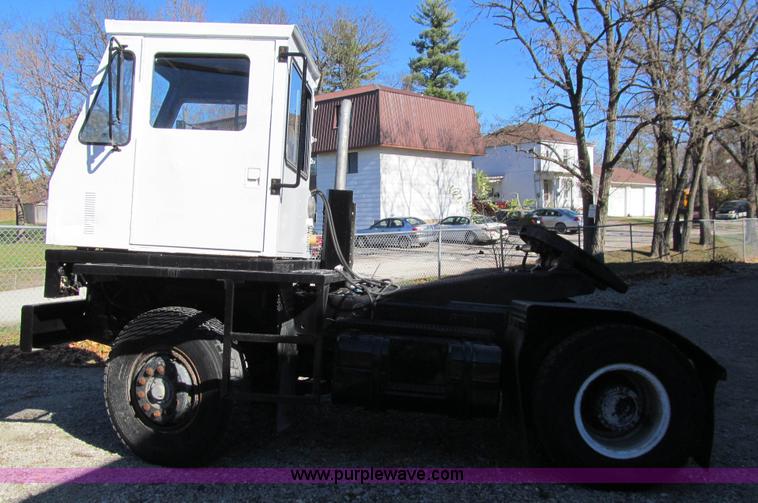 image for item L1830 1989 Ottawa 50 yard spotter truck