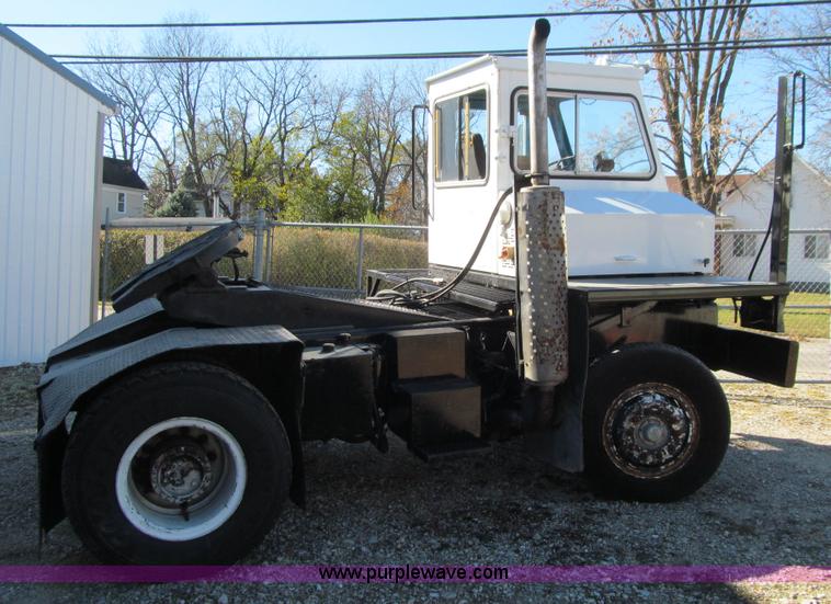 image for item L1830 1989 Ottawa 50 yard spotter truck