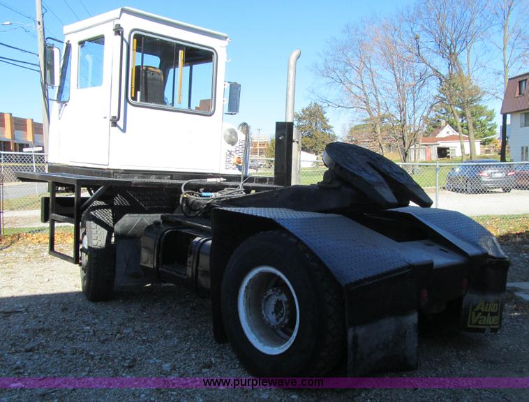 image for item L1830 1989 Ottawa 50 yard spotter truck