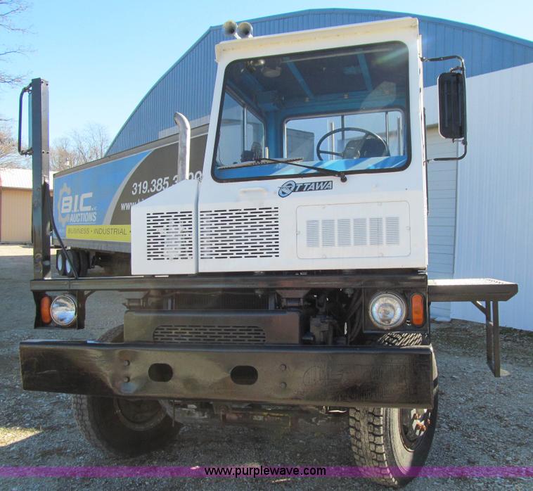 image for item L1830 1989 Ottawa 50 yard spotter truck