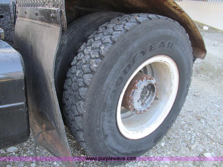 image for item L1830 1989 Ottawa 50 yard spotter truck