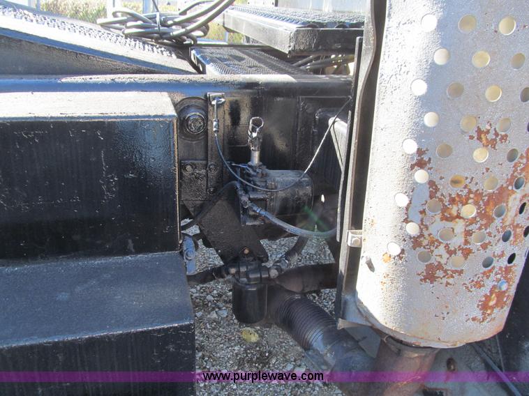 image for item L1830 1989 Ottawa 50 yard spotter truck