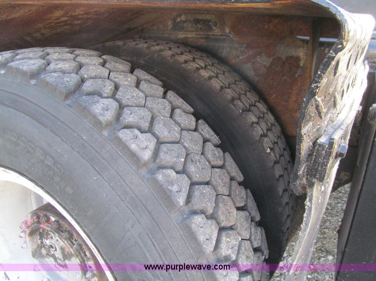 image for item L1830 1989 Ottawa 50 yard spotter truck