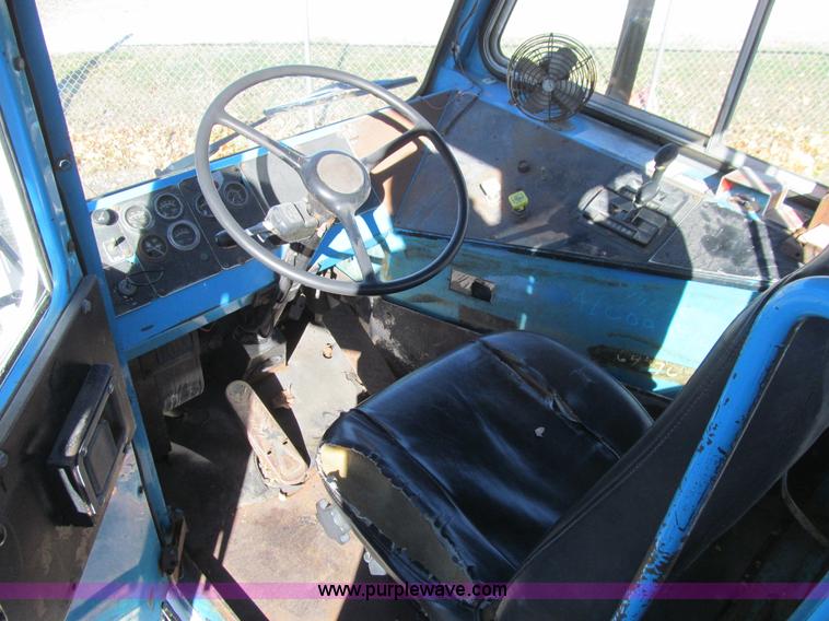 image for item L1830 1989 Ottawa 50 yard spotter truck