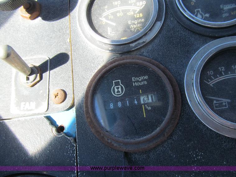 image for item L1830 1989 Ottawa 50 yard spotter truck