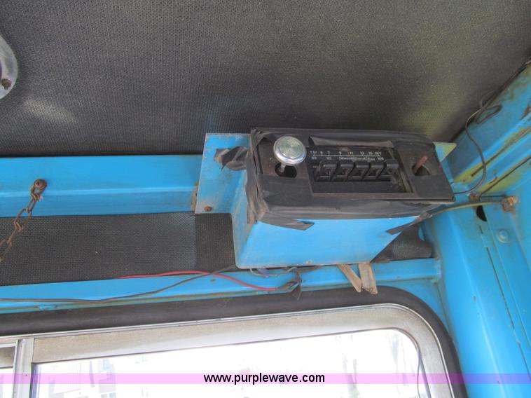 image for item L1830 1989 Ottawa 50 yard spotter truck