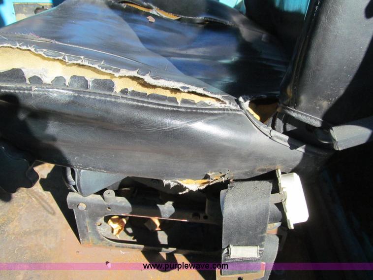 image for item L1830 1989 Ottawa 50 yard spotter truck