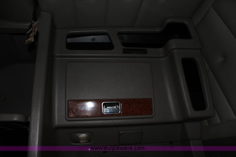 image for item L2397 2005 Peterbilt 379 semi truck