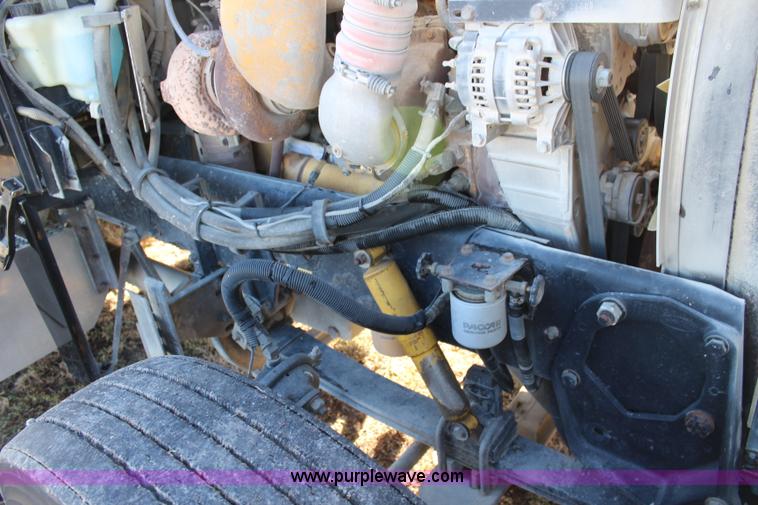 image for item L2397 2005 Peterbilt 379 semi truck