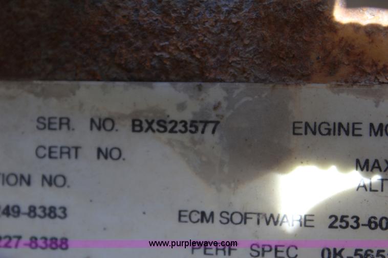 image for item L2397 2005 Peterbilt 379 semi truck