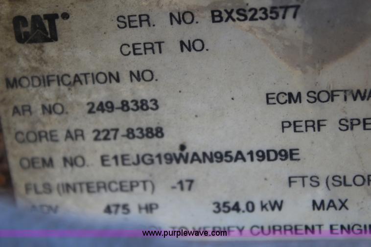 image for item L2397 2005 Peterbilt 379 semi truck