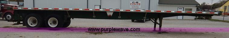 image for item L3509 2001 Great Dane flatbed trailer