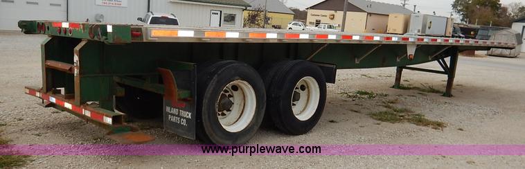 image for item L3509 2001 Great Dane flatbed trailer