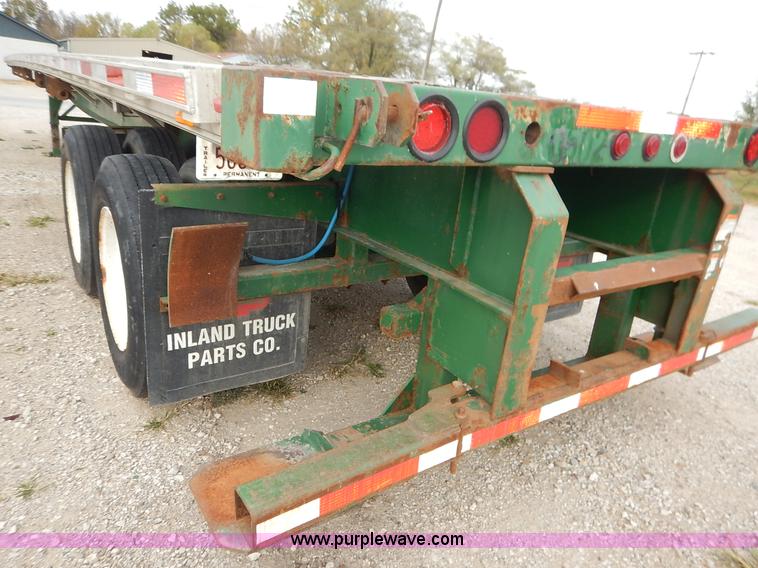 image for item L3509 2001 Great Dane flatbed trailer