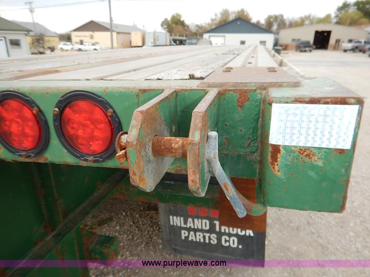 image for item L3509 2001 Great Dane flatbed trailer