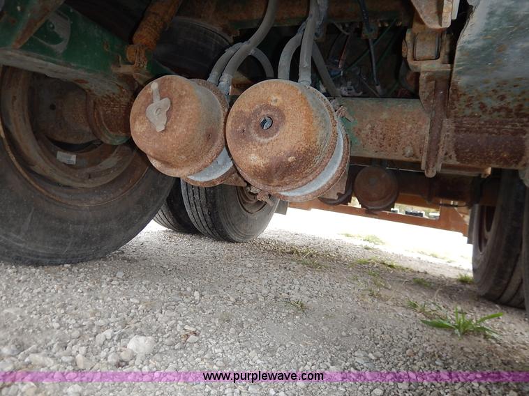 image for item L3509 2001 Great Dane flatbed trailer