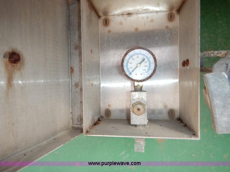 image for item L3509 2001 Great Dane flatbed trailer