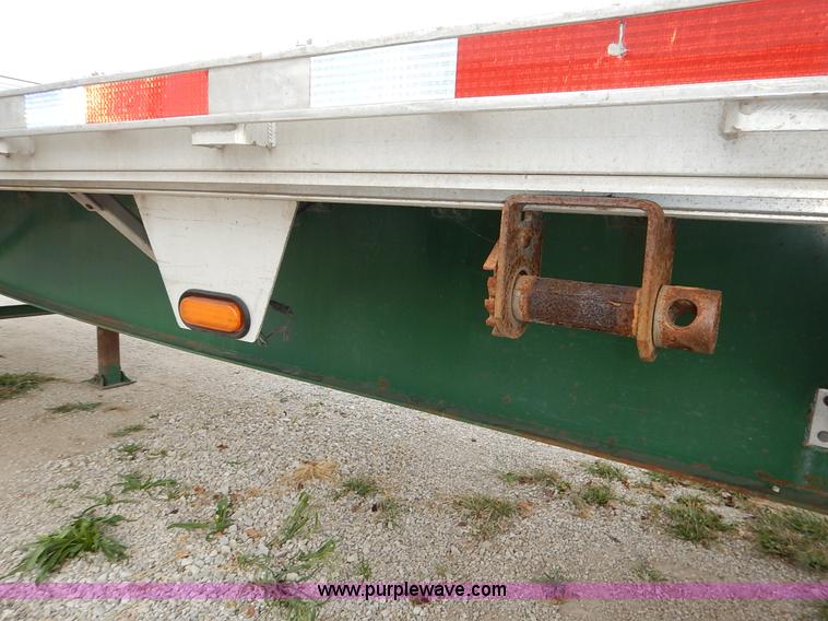 image for item L3509 2001 Great Dane flatbed trailer
