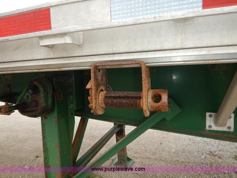 image for item L3509 2001 Great Dane flatbed trailer