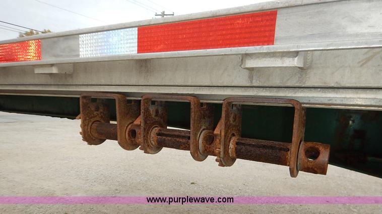 image for item L3509 2001 Great Dane flatbed trailer
