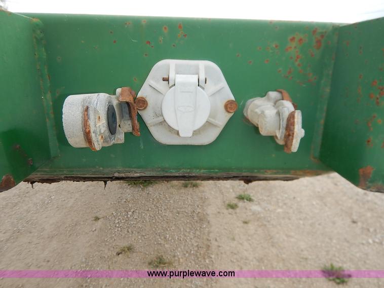 image for item L3509 2001 Great Dane flatbed trailer