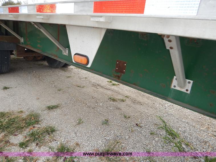image for item L3509 2001 Great Dane flatbed trailer