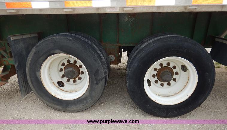 image for item L3509 2001 Great Dane flatbed trailer