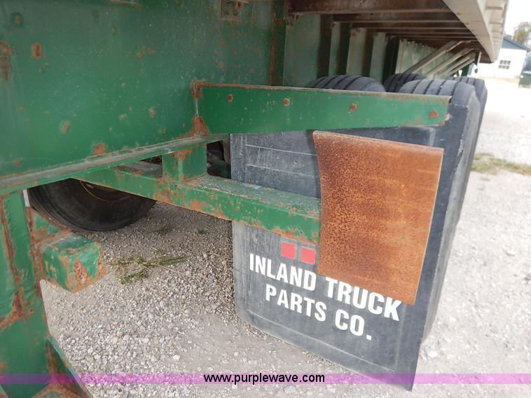 image for item L3509 2001 Great Dane flatbed trailer