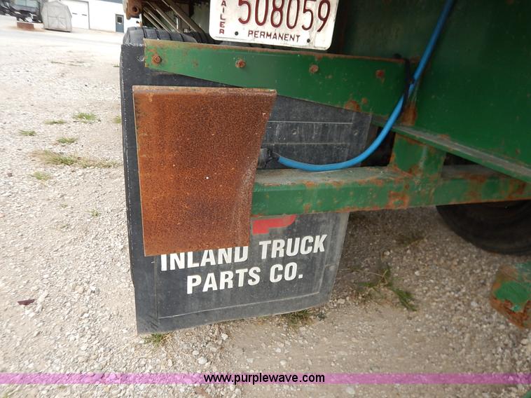 image for item L3509 2001 Great Dane flatbed trailer