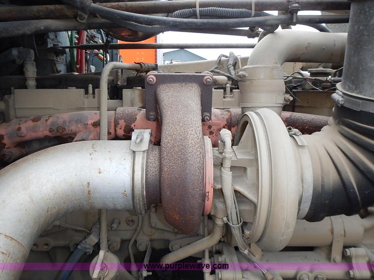 image for item L3569 1990 Freightliner FLD semi truck