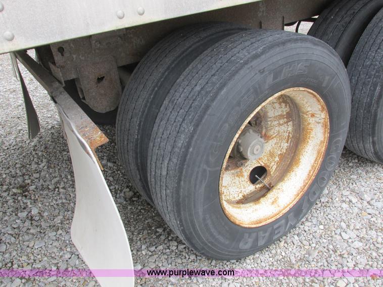 image for item L4127 1995 Trailmobile G1JA-1UAL dry van trailer