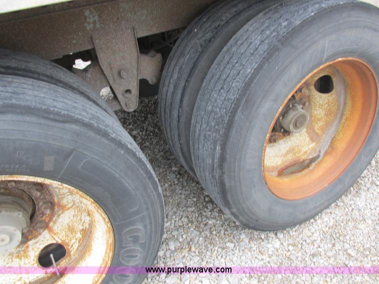 image for item L4127 1995 Trailmobile G1JA-1UAL dry van trailer