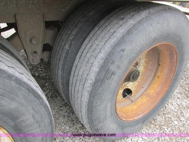 image for item L4127 1995 Trailmobile G1JA-1UAL dry van trailer