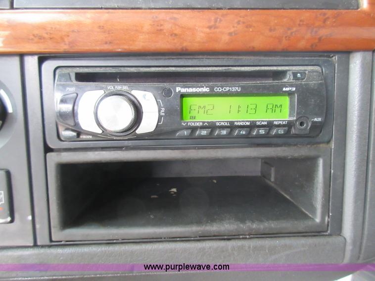 image for item L4534 2010 Volvo VNL semi truck