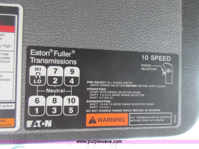 image for item L4534 2010 Volvo VNL semi truck