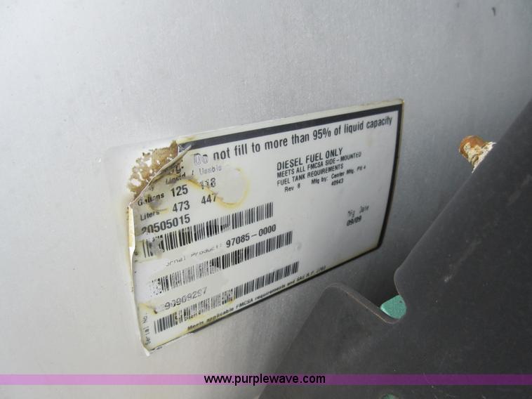 image for item L4534 2010 Volvo VNL semi truck