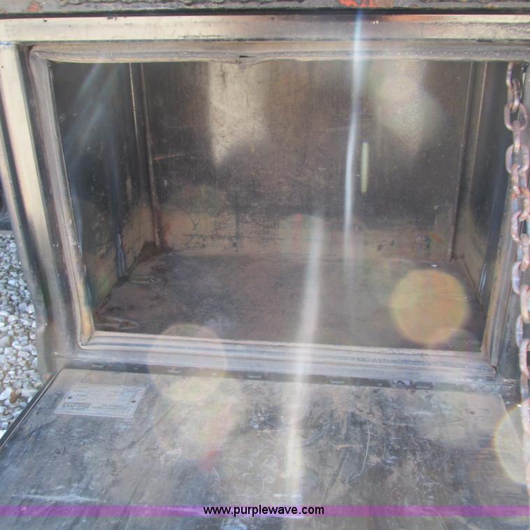 image for item L5325 1996 Doonan drop deck trailer