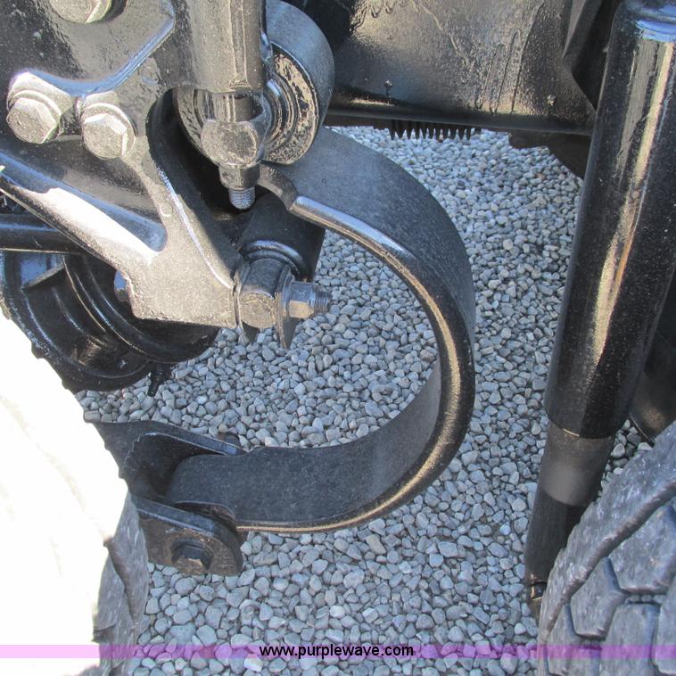 image for item L5326 2009 Peterbilt 387 semi truck