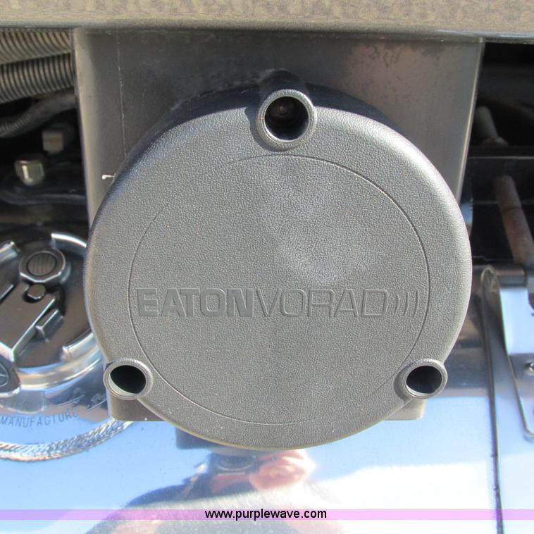 image for item L5326 2009 Peterbilt 387 semi truck