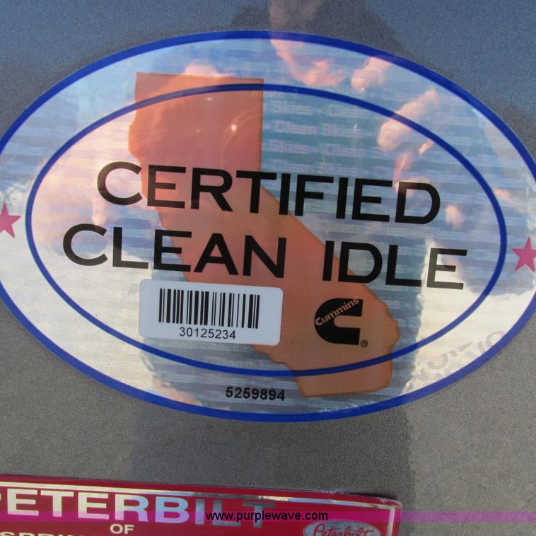 image for item L5326 2009 Peterbilt 387 semi truck