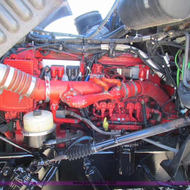 image for item L5326 2009 Peterbilt 387 semi truck